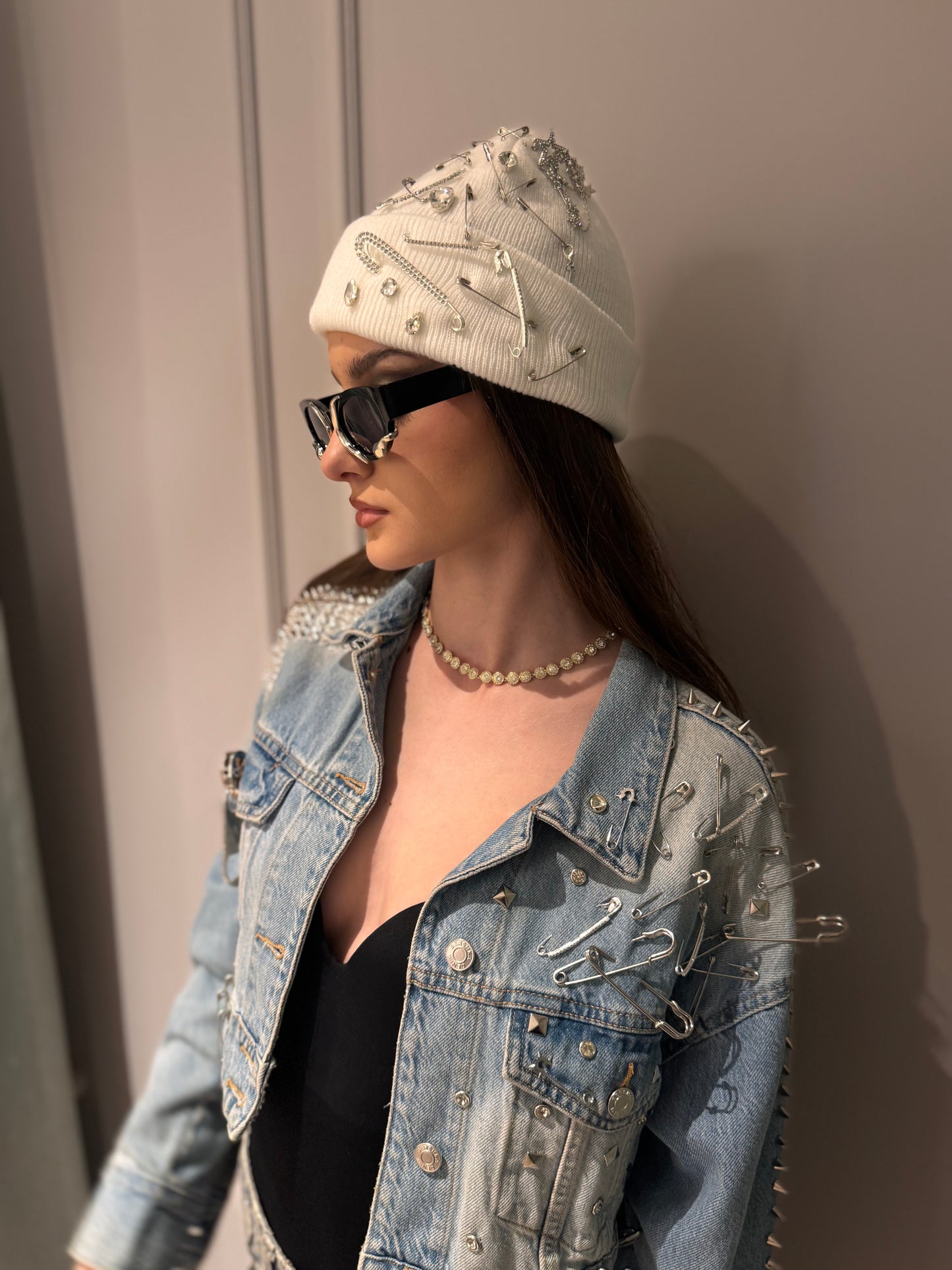 Fes SILVER BEANIE – Cristale, Ace & Accente Metalice