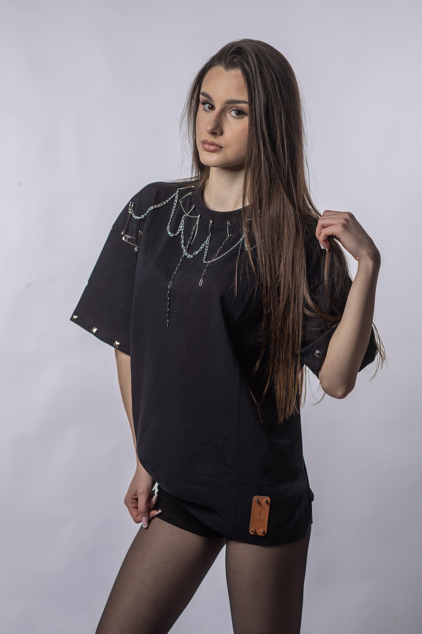 Tricou Oversized TORRICELLI – Statement cu Lanțuri & Accente Metalice