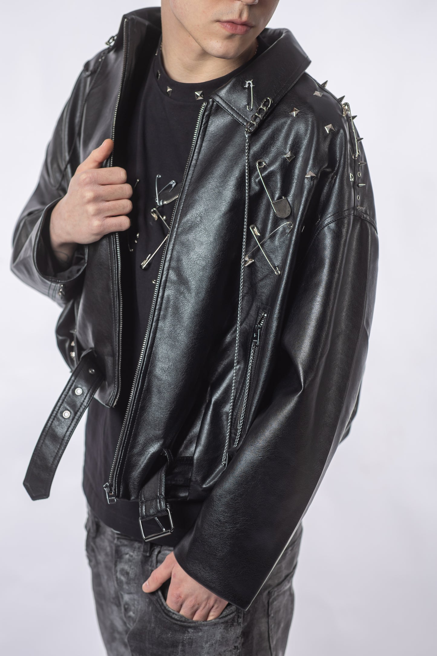 Jachetă Moto MOTO – Ținte, Fermoare & Detalii Metalice