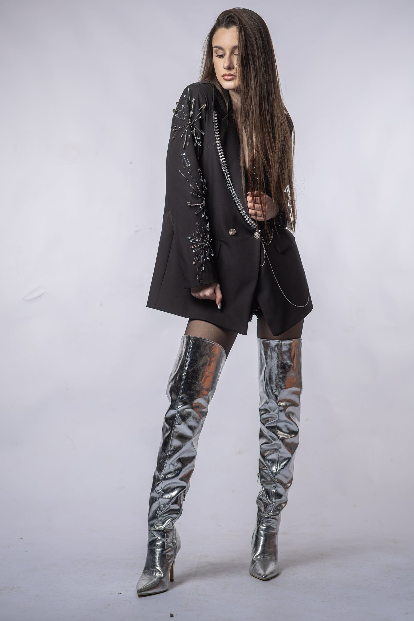 Sacou Scurt STAR – Aplicații Metalice & Detalii Strălucitoare