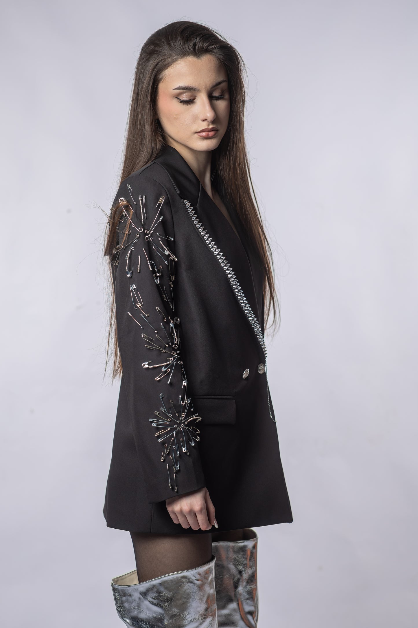 Sacou Scurt STAR – Aplicații Metalice & Detalii Strălucitoare