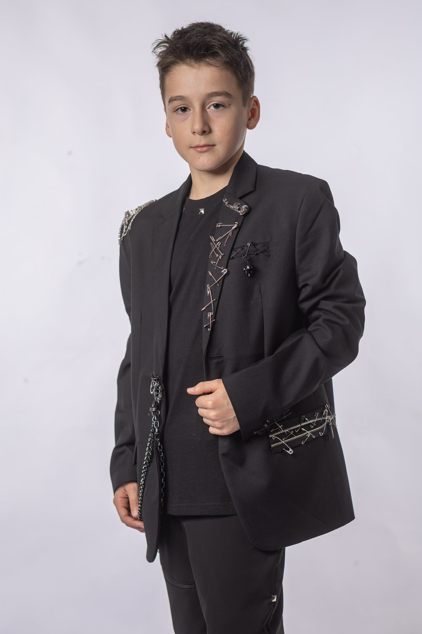 Sacou Bărbați REBEL NOIR – Lanțuri & Aplicații Metalice