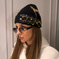 Fes GOLDEN BEANIE – Lanțuri & Accente Metalice Aurii